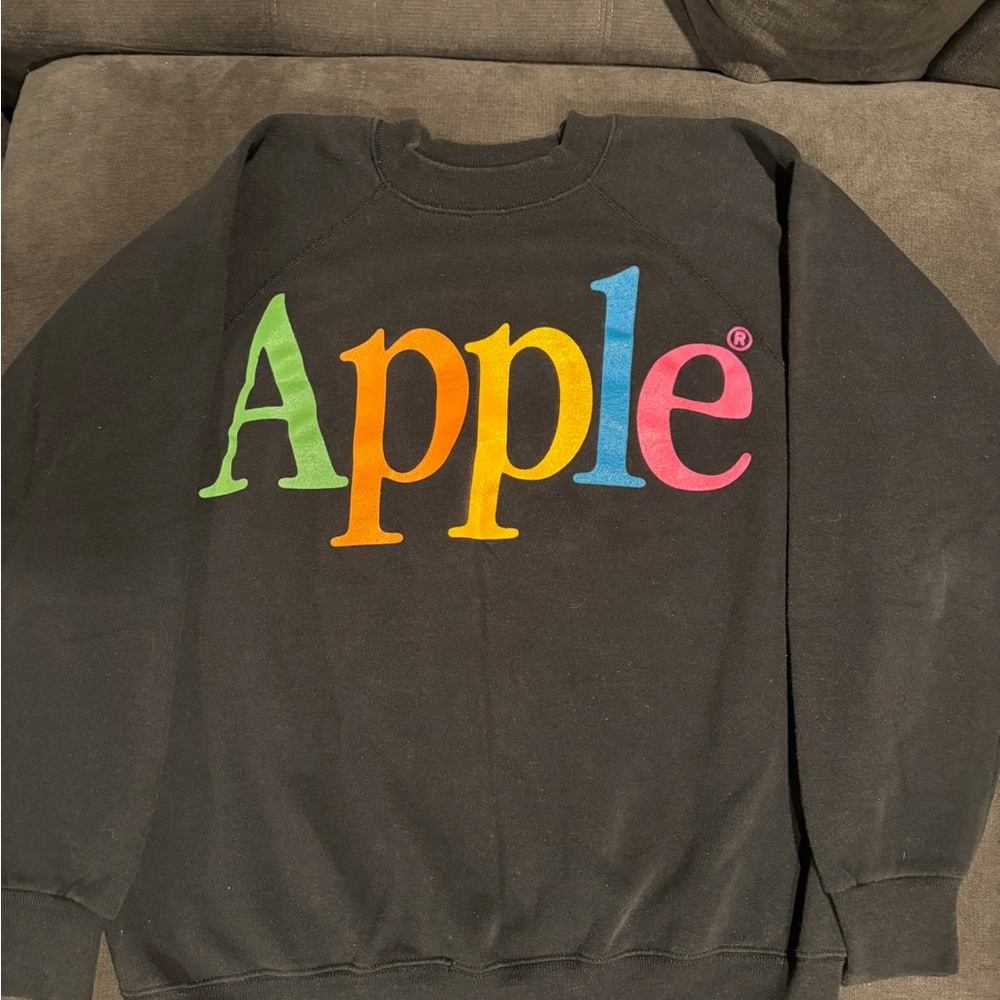Vintage Apple Sweatshirt Iconic rainbow logo 80s